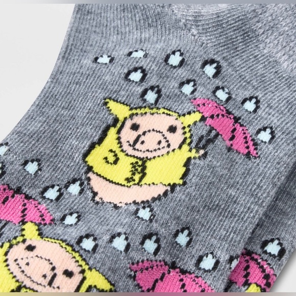 Women's Rainy Day Pig Low Cut Socks
Xhilaration™ Charcoal Gray 4-10 - Picture 3 of 3